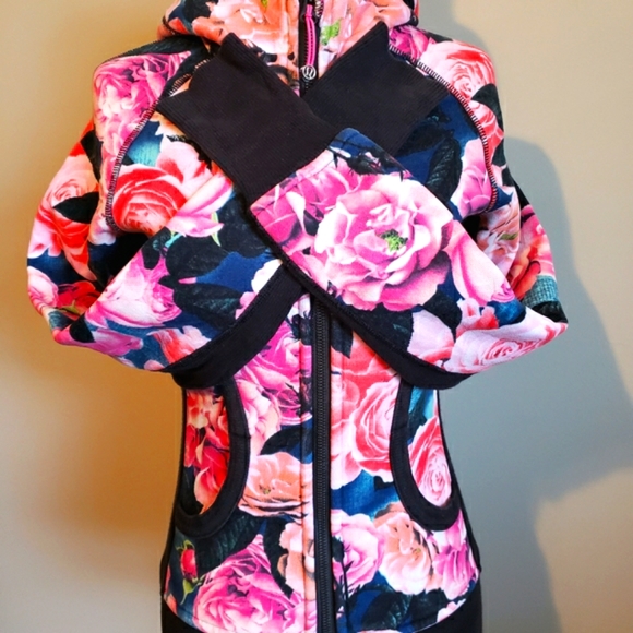 Lululemon Scuba Hoodie 2 - Picture 2 of 12